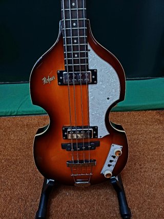 Höfner Ignition SE + funda + luthier