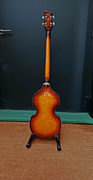 Höfner Ignition SE + funda + luthier