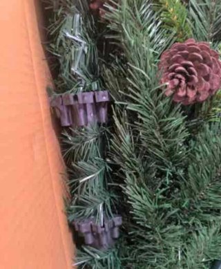 Árbol Navidad 210 cm con piñas