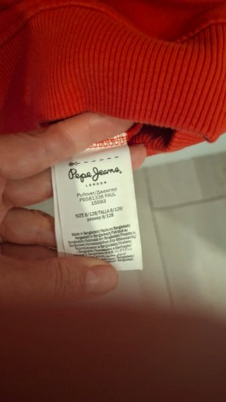 Sudadera infantil roja talla 8 años. 128cm