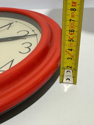 Orologio da parete rosso vintage