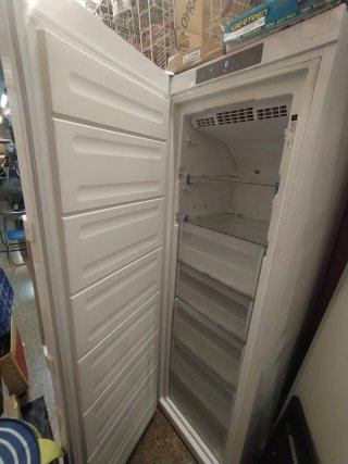 Congelador Vertical Whirlpool 180cm