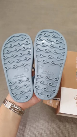 Sandálias Igor Barefoot Novas com etiqueta