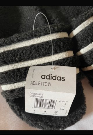 Adidas Adilette Cozy Edición Coleccionista Negra