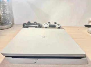 Console PS4 (PlayStation 4) + 2 Controller