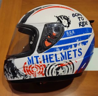Casco de moto MT HELMETS