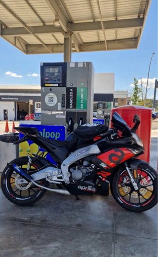 COMO NUEVA Aprilia RS4 50cc