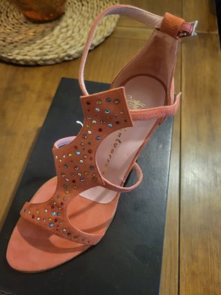 Zapatos de tacón  vestir marca algarra malvarrosa,