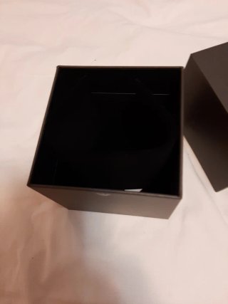 Caja Reloj Emporio Armani Negra y Plateada