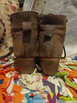 Botines de cuero envelhecido marrón de cuña
