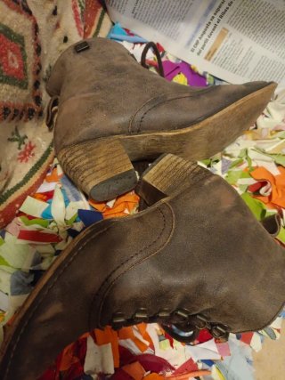 Botines de cuero envelhecido marrón de cuña