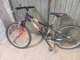 Bicicleta niño/junior negra y roja