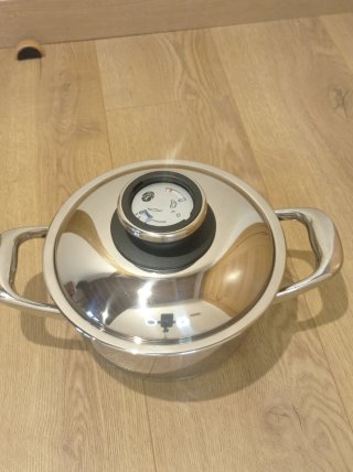 Olla AMC 3 litros con tapa. 20cm. A estrenar