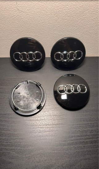 Tapabujes Audi negros 68mm (4 unidades)