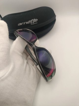 Gafas de sol Arnette negras y multicolor