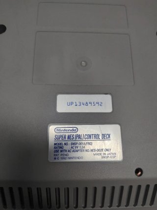 Super Nintendo (SNES) + Mando y cables originales.