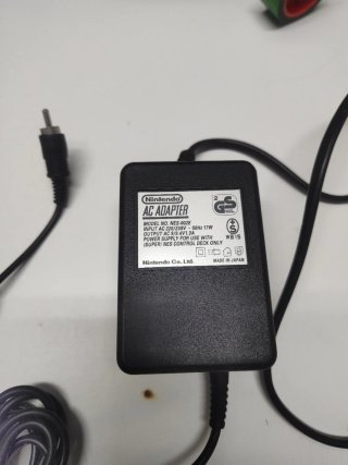 Super Nintendo (SNES) + Mando y cables originales.