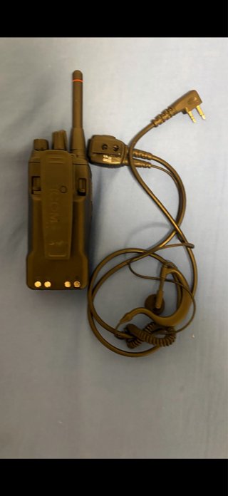 Radio Icom con Auricular y Micrófono