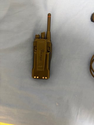 Radio Icom con Auricular y Micrófono