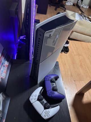 PS5 + 2 Mandos.