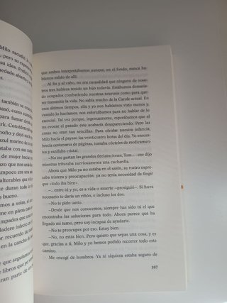 La mujer de papel, novela de Guillaume Musso