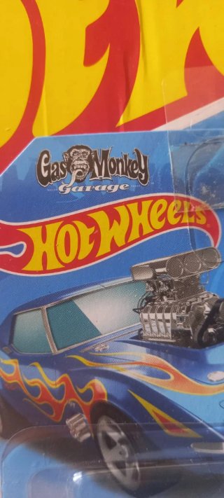 Hot Wheels 68 Corvette Gas Monkey Garage