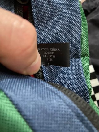 Riñonera Guess x J Balvin
