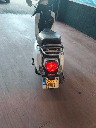 Scooter blanco Rider classic 125