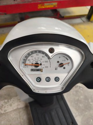 Scooter blanco Rider classic 125