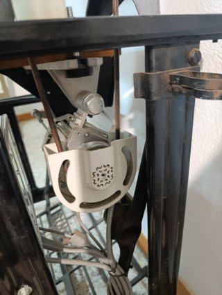 Máquina de coser Singer con servomotor