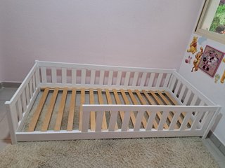 Cama Montessori Blanca con Barreras