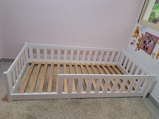 Cama Montessori Blanca con Barreras