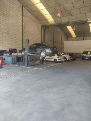 Se traspaso taller de coches nave de 750 mtrs