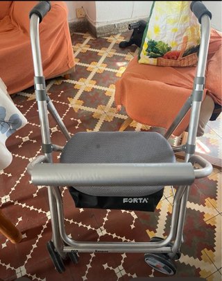 Andador para mayores con asiento