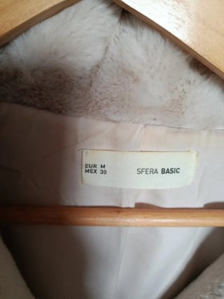 Abrigo de pelo crema,del corte inglés, esfera