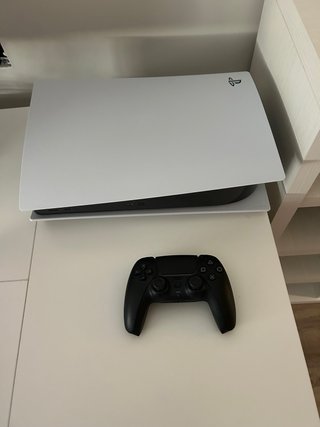Consola PS5 con mando