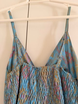 Vestido largo azul con tirantes