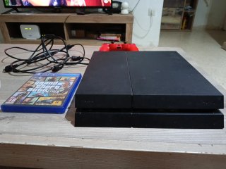 PS4 Slim 1TB Nera con controller e gioco GTA 5