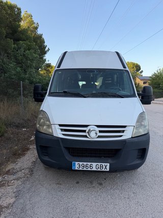 Iveco Strada 16+1 plazas · Aire nuevo · ITV