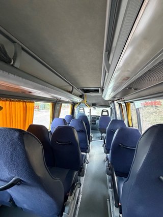 Iveco Strada 16+1 plazas · Aire nuevo · ITV