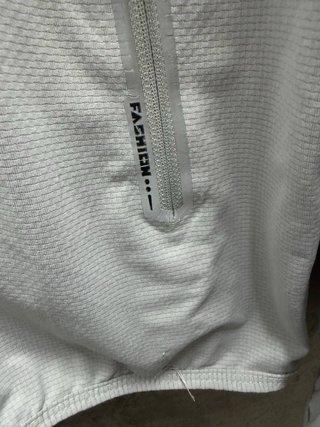 Chaqueta Deportiva Nike Gris con Capucha