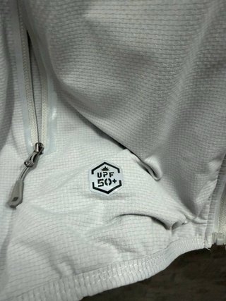 Chaqueta Deportiva Nike Gris con Capucha