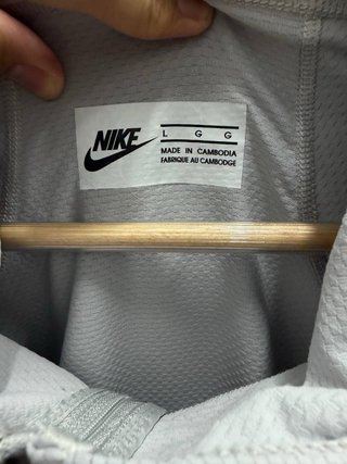 Chaqueta Deportiva Nike Gris con Capucha