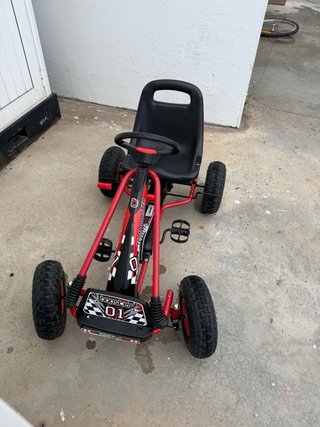 Kart a pedales rojo