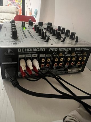 Mezclador DJ Behringer VMX300 Pro