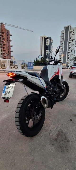 Moto Morini Xcape 650 Roja y Blanca