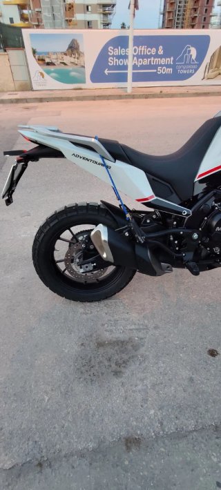 Moto Morini Xcape 650 Roja y Blanca