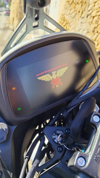Moto Morini Xcape 650 Roja y Blanca