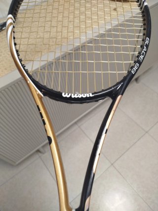 Raqueta Wilson Blade 98. Regalo Canutillos Wilson
