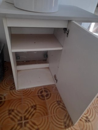 Mueble de baño lavabo gris y blanco